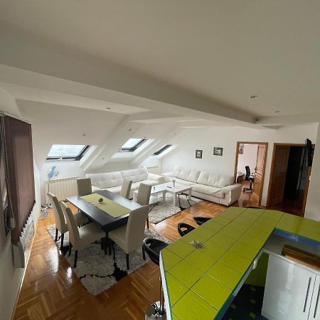 Casa Gialla Free Parking 塞拉耶佛 外观 照片