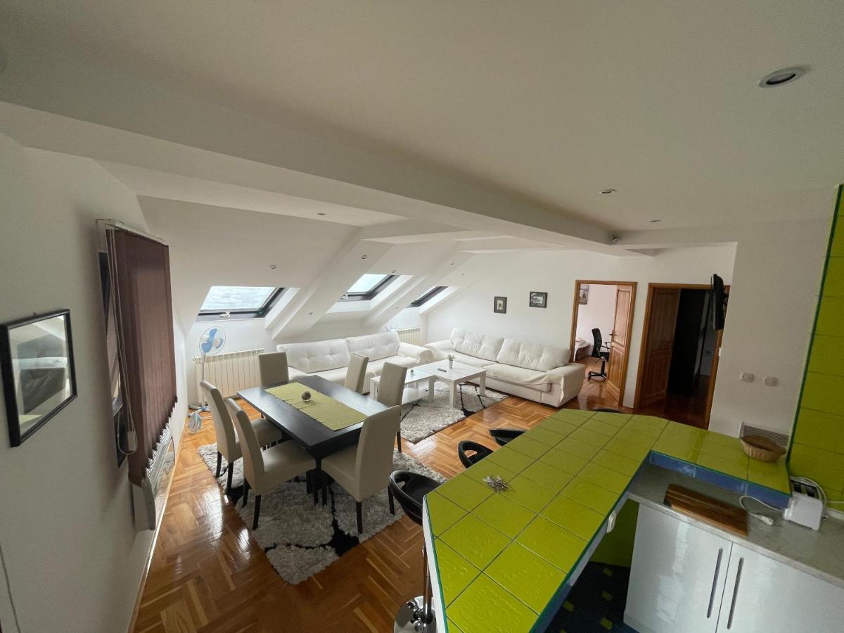Casa Gialla Free Parking 塞拉耶佛 外观 照片