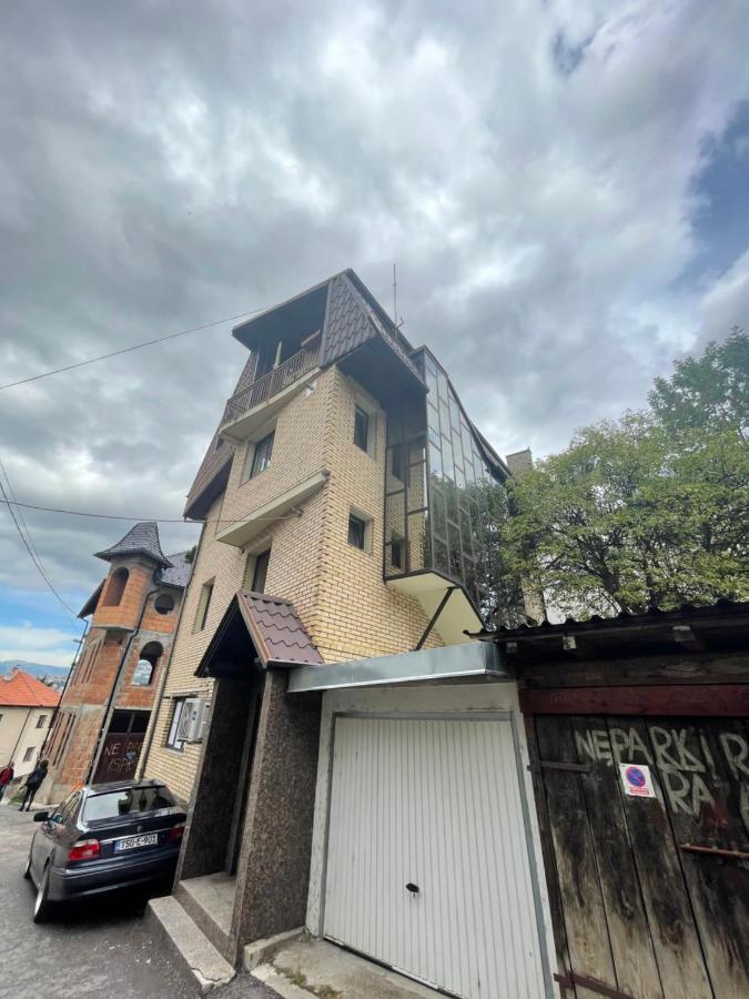 Casa Gialla Free Parking 塞拉耶佛 外观 照片